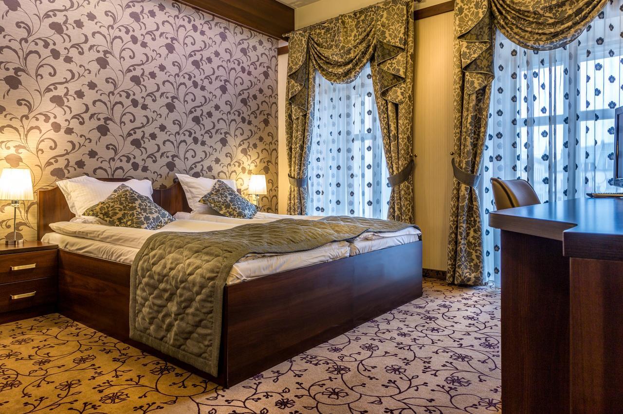 Hotel-Restauracja Platan Chrzanów Extérieur photo