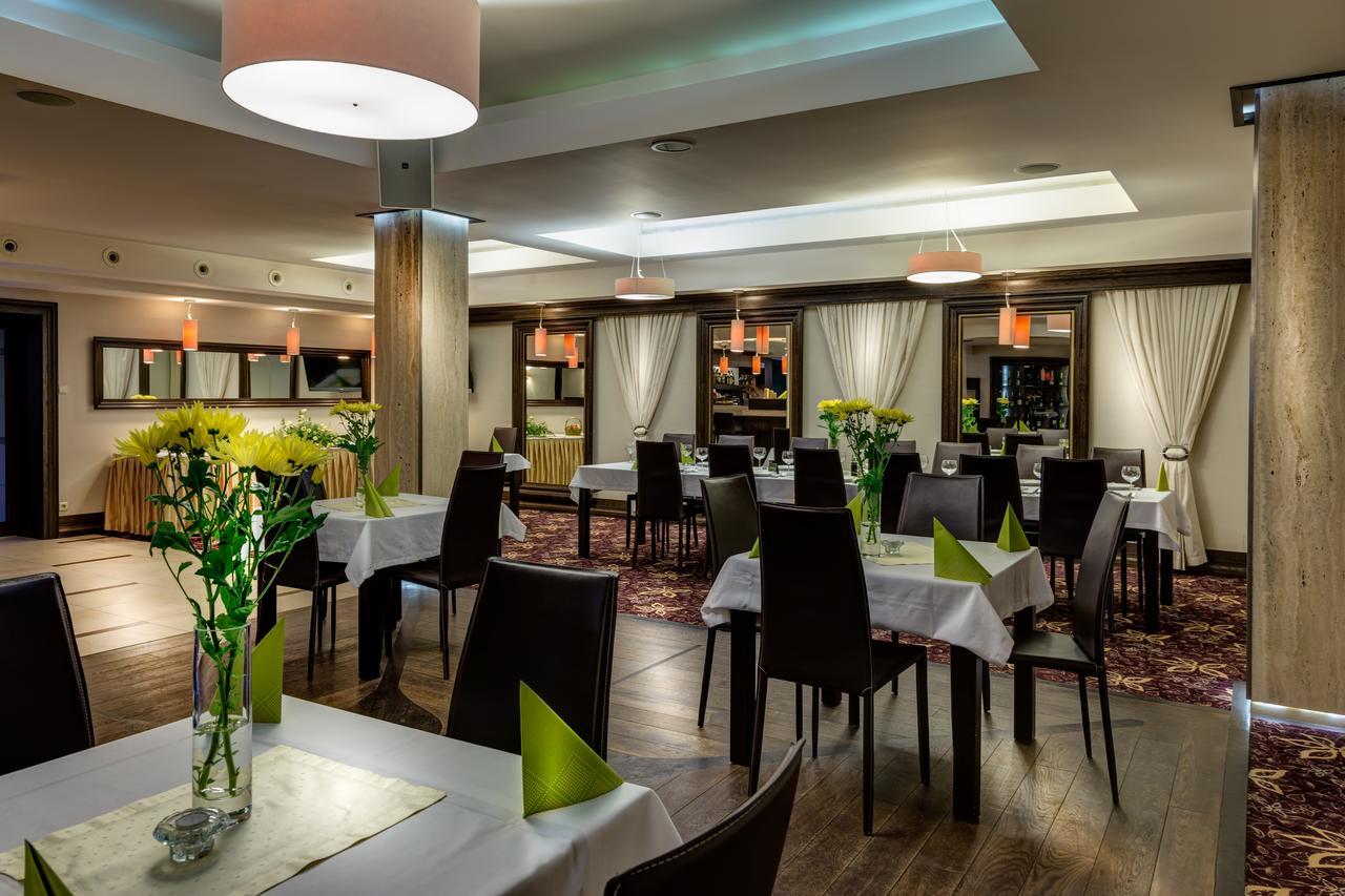Hotel-Restauracja Platan Chrzanów Extérieur photo