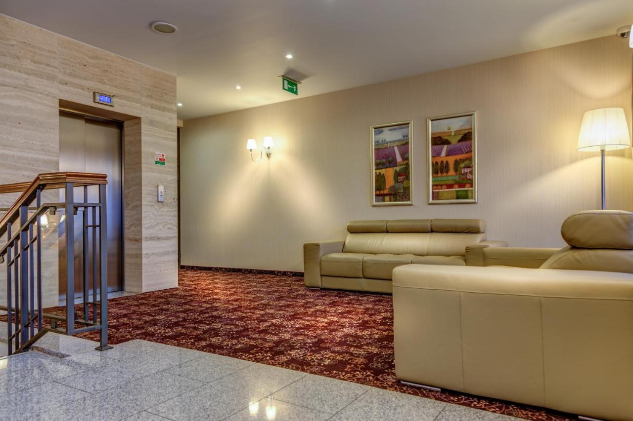 Hotel-Restauracja Platan Chrzanów Extérieur photo